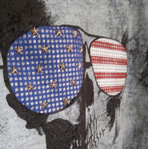 Rock & Republic acid wash skull with American flag embellished longline tank - Picture 2 of 8
